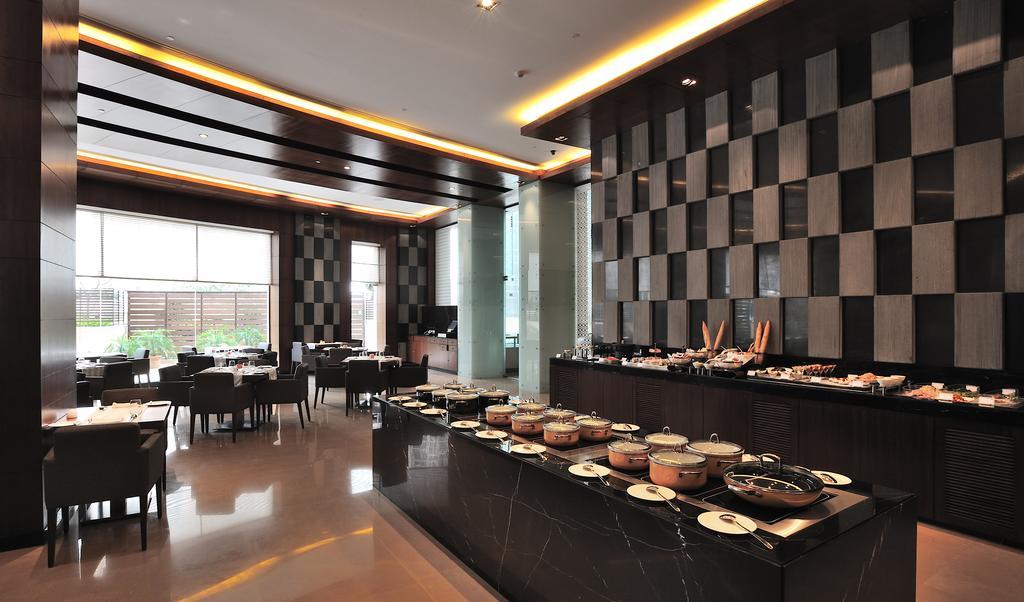 The Anya Hotel-Golf Course Road Gurgáon Exteriér fotografie