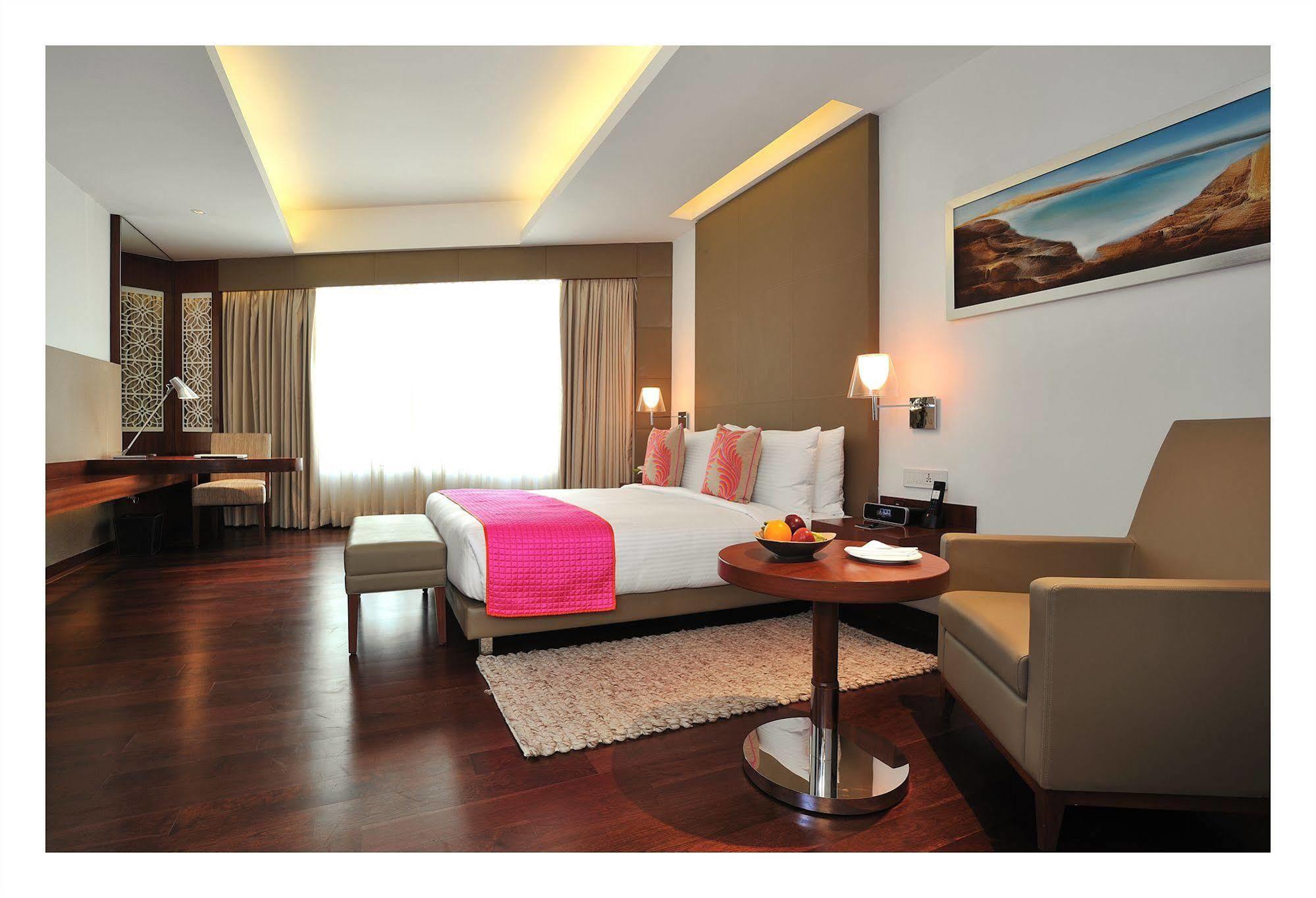 The Anya Hotel-Golf Course Road Gurgáon Exteriér fotografie