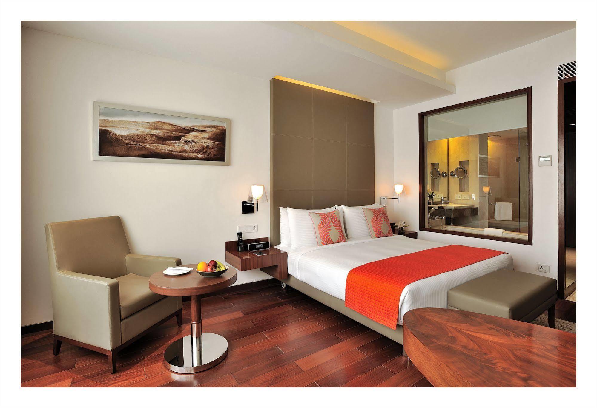 The Anya Hotel-Golf Course Road Gurgáon Exteriér fotografie